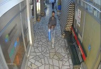 PAMUKKALE - Camiye Giren Şahıs Abdest Alıp, Namaz Kıldı Çıkışta Laptop Çaldı