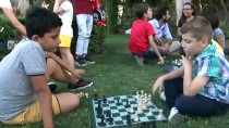 SATRANÇ FEDERASYONU - Elazığ'da 'Sokakta Satranç Var' Etkinliği