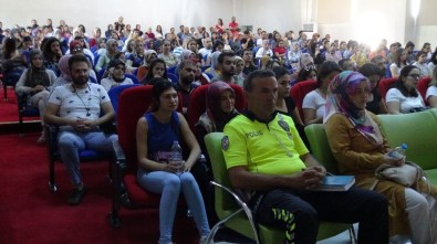 Gercüş'te Öğretmenlere Temel Trafik Eğitimi Semineri Verildi