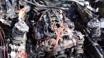 ÖMER KARACAN - Otoyolda Seyir Halindeki Otomobilde Yangın