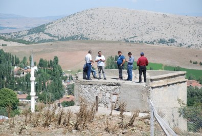 Yakınları İle İletişim Kurmak İçin Tepeye Çıkıyorlar