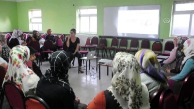 Yoncalı Beldesinde Kadınlara Yönelik Sağlık Semineri