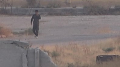 YPG'li Teröristler Sınırda Görüntülendi
