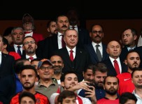 GENÇLİK VE SPOR BAKANI - Cumhurbaşkanı Erdoğan, Milli Takımı Yalnız Bırakmadı