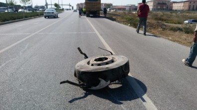 Denizli'de Otomobil Kamyona Çarptı Açıklaması 1 Yaralı