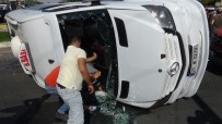 Diyarbakır'da Otomobil İle Yolcu Minibüsü Çarpıştı Açıklaması 11 Yaralı