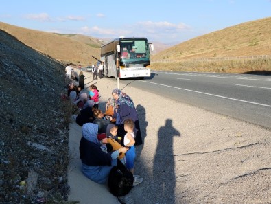 Erzincan'da Yolcu Otobüsü Yandı, Faciadan Dönüldü
