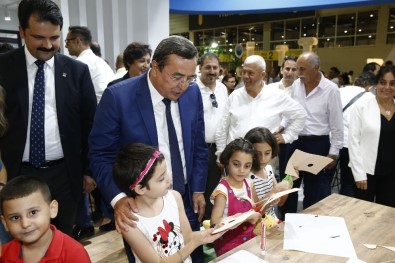 Konak Belediyesi'nin Standı İlgi Odağı Oldu