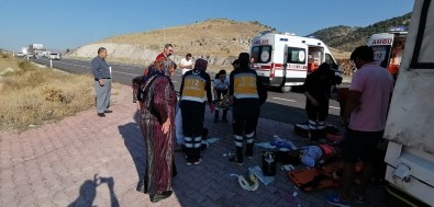 Konya'da Trafik Kazası Açıklaması 4 Yaralı