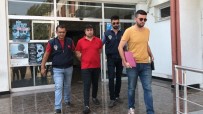 SAHTE POLİS - Sahte Polis 6 Ay Boyunca Kaldığı Ev Arkadaşlarını Dolandırdı
