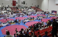 CUMHURIYET ÜNIVERSITESI - Taekwondo Şampiyonası Devam Ediyor