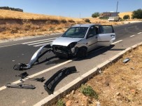 Diyarbakır'da Trafik Kazası Açıklaması 1'İ Ağır 2 Yaralı