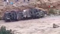 SEL FELAKETİ - Fas'ta Yolcu Otobüsü Devrildi Açıklaması 6 Ölü
