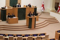 SAVUNMA BAKANI - Gürcistan'da Hükümet Güvenoyu Aldı