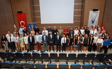 İş Ve Akademi Dünyasını Bir Araya Getiren Konferans