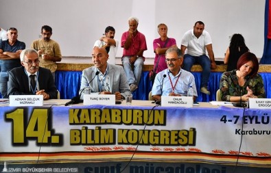 Karaburun Bilim Kongresi'nde 'Yerel Yönetimler, Kriz Ve Çıkışlar' Paneli