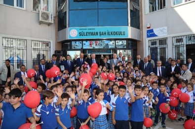 Gaziantep'te Öğrenciler Ders Başı Yaptı