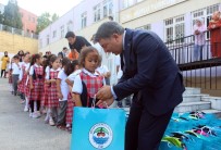 EĞİTİM YILI - Makam Aracını Sattı, 12 Bin Öğrencinin Yüzünü Güldürdü