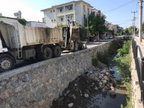 SU TAŞKINI - Muğla Büyükşehir 17 Kilometre Dere Temizliği Yaptı