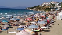 SU PARKLARI - Okullar Açıldı, Plajlar Turistlere Kaldı
