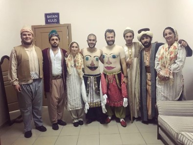 'Sui Generis Tiyatro' Türkiye'nin Her Yerinde