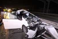 KÖRFEZ - Tırın Altına Giren Otomobildeki Çift Ağır Yaralandı
