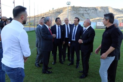 Yeni Malatyaspor'un Tesis Projesine TFF Başkanı Özdemir'den Destek Sözü