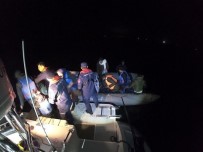 SAHİL GÜVENLİK - Aydın Açıklarında 30 Düzensiz Göçmen Yakalandı