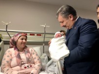DOĞURGANLIK - Bakan Koca'dan Yeni Yılın İlk Bebeğine Ziyaret