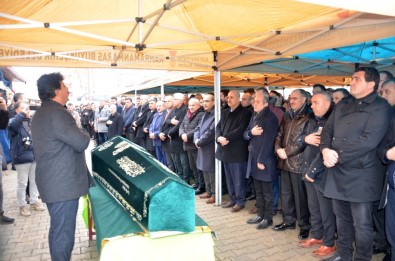 CHP'li Öztunç'un Babasının Cenazesi Toprağa Verildi