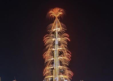 Dubai Yeni Yılı Havai Fişek Ve Işık Gösterisiyle Karşıladı