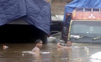 JAKARTA - Endonezya'da Sel Açıklaması 9 Ölü