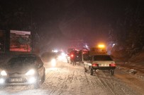 KAR LASTİĞİ - Kar Abant Tabiat Parkı Yolunda Trafiği Etkiledi