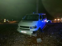 Menteşe'de Üç Araç Birbirine Girdi Açıklaması 3 Yaralı