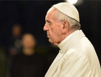 Papa, on binlerce kişinin önünde özür diledi
