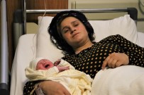 Şanlıurfa'da Yeni Yılın İlk Bebeği  Azra Oldu