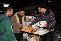 SEYYAR SATICILAR - Yılbaşında Onlar Yine Ekmek Parası Peşindeydi