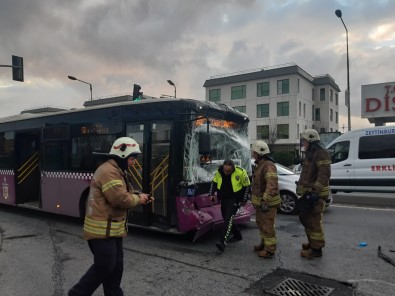 Zeytinburnu'nda Durakta Otobüs Bir Başka Otobüse Çarptı Açıklaması 15 Yaralı