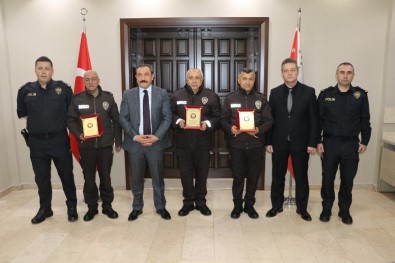 Ankara İl Emniyet Müdürü'nden Görevi Dolan Bekçilere Ödül
