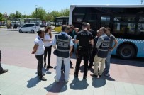 UYUŞTURUCU TİCARETİ - Balıkesir'de Polis 33 Aranan Şahsı Yakaladı