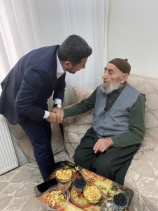 Başkan Arı, Cumhurbaşkanı Erdoğan'ı Görmek İsteyen 100 Yaşındaki İbrahim Dedeyi Ziyaret Etti