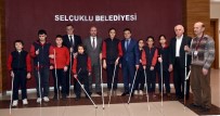 AHMET KELEŞOĞLU - Beyaz Baston Görme Engelliler Haftasında Öğrencilerden Başkan Pekyatırmacı'ya Ziyaret