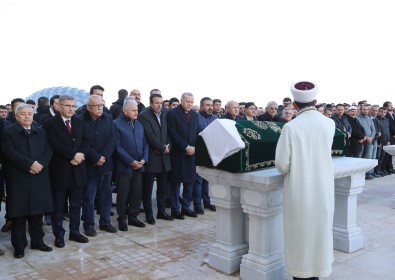 Cumhurbaşkanı Erdoğan, Büyük Çamlıca Camii'nde Bir Vatandaşın Cenazesine Katıldı