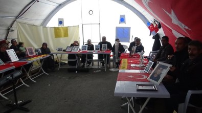 HDP Önündeki Ailelerin Evlat Nöbeti 130'Uncu Gününde