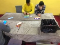 İL JANDARMA KOMUTANLIĞI - İzmir'de Çay Ocağına Kumar Baskını Açıklaması 18 Kişi Yakalandı