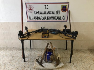 Kaçak Kazıya 5 Gözaltı