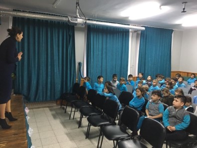 Kartepe'de Öğrencilere Geri Dönüşümün Önemi Anlatılıyor