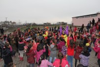 Köy Okullarındaki Çocukları Unutmadılar