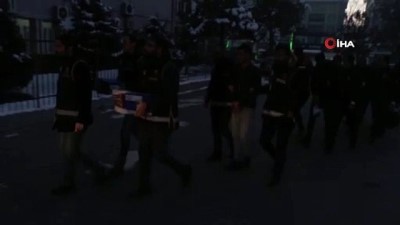 Muş Merkezli 4 İlde Göçmen Kaçakçılarına Darbe