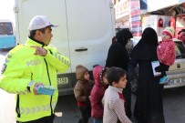 TRAFİK KANUNU - Polisten Suriyelilere Trafik Eğitimi